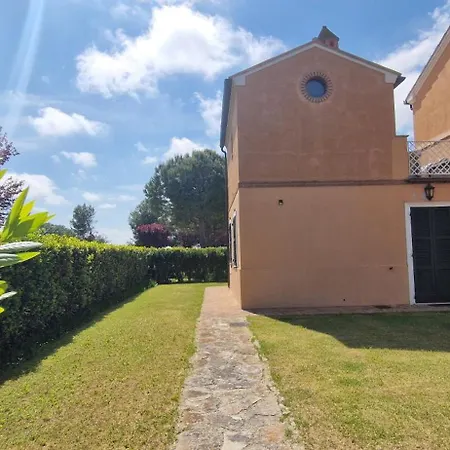 Prázdninový dům La Spiga N 7, Porto Recanati Con Piscina In *